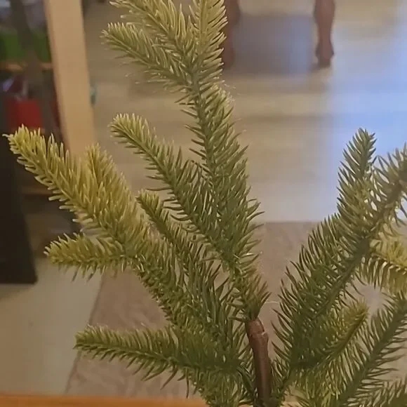 Large Wood Base Tree - Picture 4 of 7